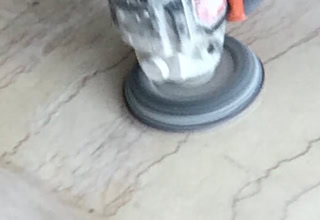 Services de ponçage et de cristallisation de marbre