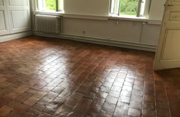 Décapage de tomettes en terre cuite à Lyon