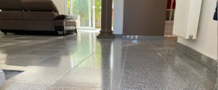 poncer et cristalliser le granit