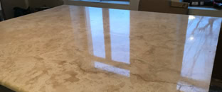 poncer plan de travail en marbre