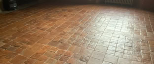 Décapage de tomettes en terre cuite à Lyon