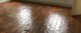 Décapage de tomettes en terre cuite à Lyon