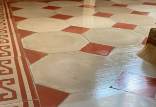 Services de ponçage et de cristallisation de marbre