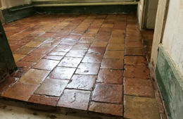 Décapage de tomettes en terre cuite à Lyon