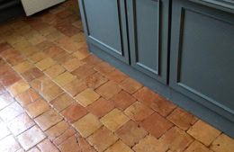 Décapage de tomettes en terre cuite à Lyon