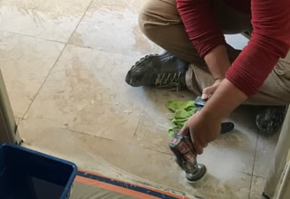 Services de ponçage et de cristallisation de marbre