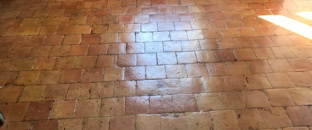 Décapage de tomettes en terre cuite à Lyon