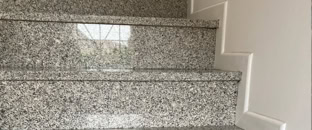 poncer et cristalliser le granit