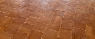 Décapage de tomettes en terre cuite à Lyon