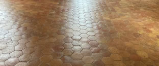 Décapage de tomettes en terre cuite à Lyon