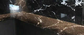 poncer plan de travail en marbre