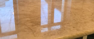 poncer plan de travail en marbre