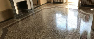 Poncer et traiter mosaique de marbre 