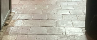 Décapage de tomettes en terre cuite à Lyon