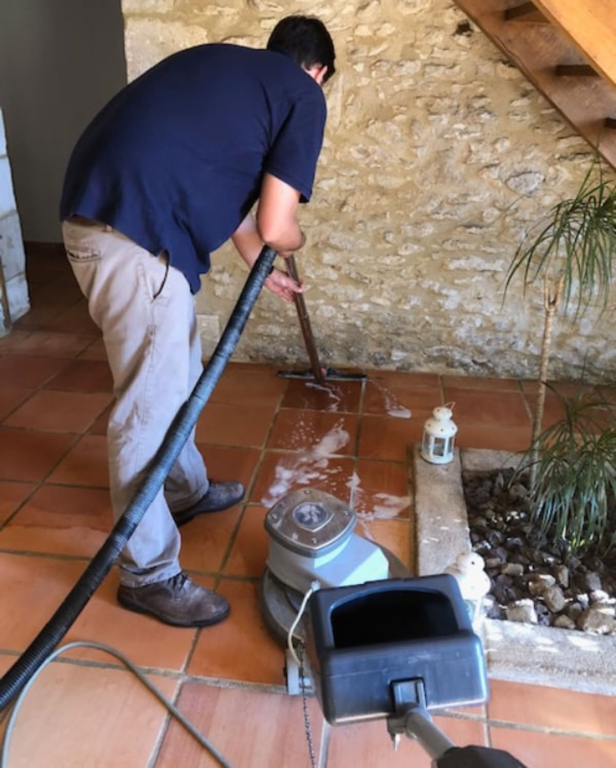 Décapage de tomettes en terre cuite à Lyon